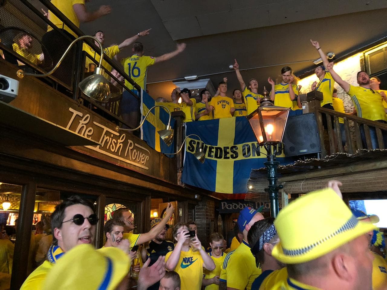 La fiesta de los fanáticos de Suecia en Madrid mostró la alegría vikinga previo al duelo contra España en el estadio Santiago Bernabéu por la Eliminatoria de la Eurocopa 2020.
