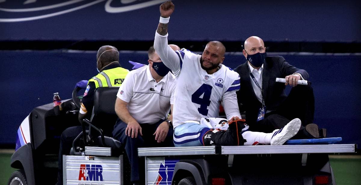 Operan con éxito el tobillo de Dak Prescott