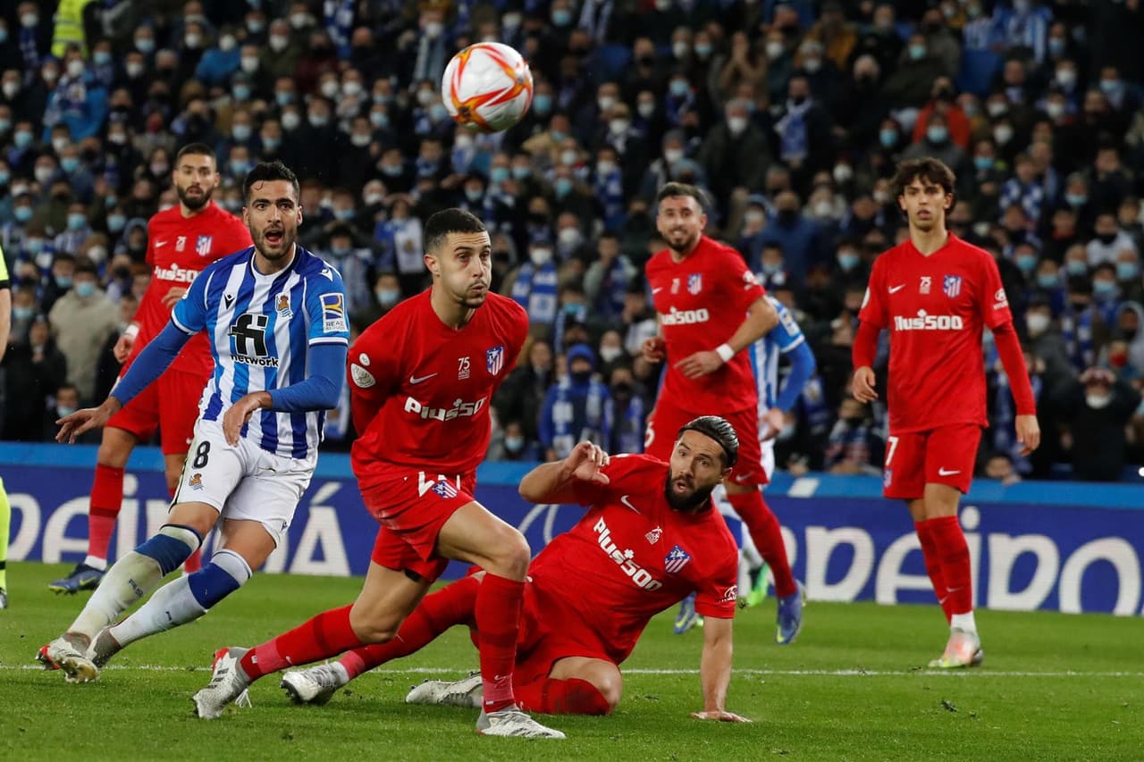 La Real Sociedad deja fuera de la Copa del Rey al Atlético de Madrid con dos goles, cortesía de Adnan Januzaj (33') y Alexander Sorloth (47'), consiguiendo su pase a Cuartos de Final. Héctor Herrera salió como titular a la cancha.