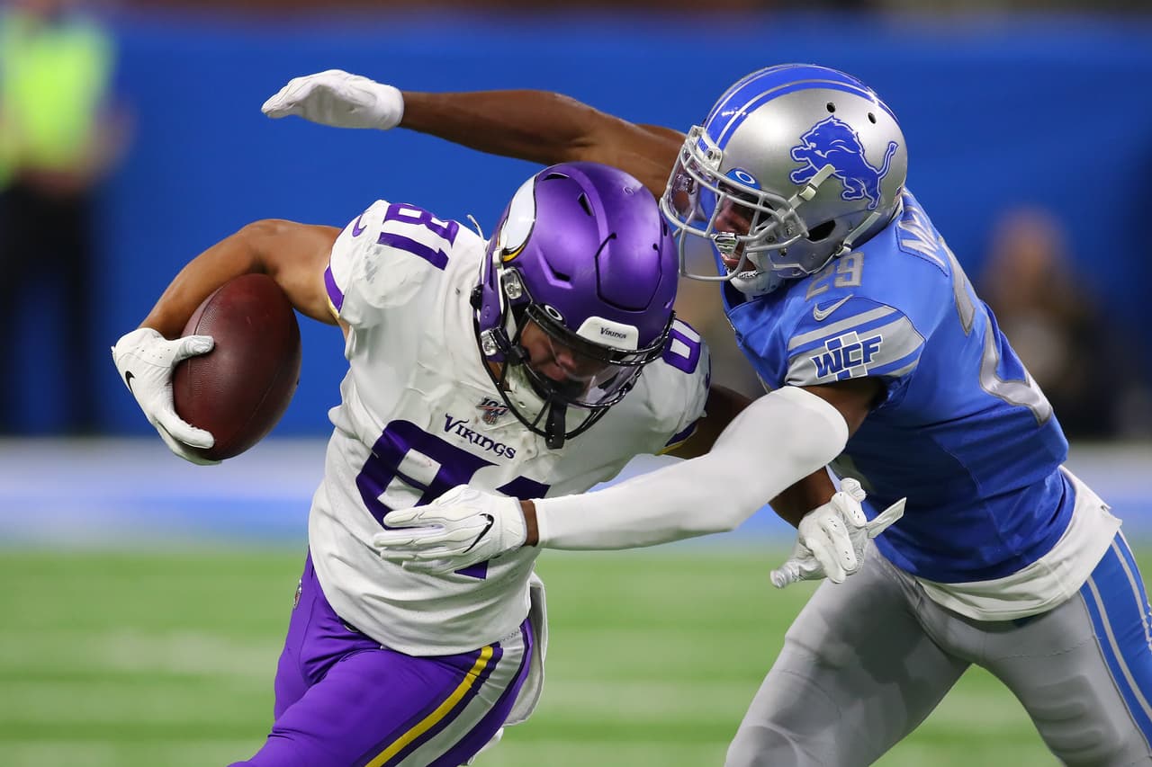Kirk Cousins lanza 337 yardas y cuatro pases para tochdown. Los Vikings ganan 42-30 a los Detroit Lions.