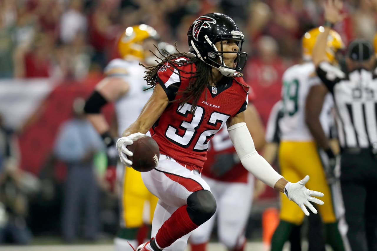 Atlanta Falcons cornerback Jalen Collins (32) reacts after recovering a fumble during the NFL football NFC championship game against the Green Bay Packers, Sunday, Jan. 22, 2017, in Atlanta. The Falcons defeated the Packers 44-21. (Ryan Kang via AP)