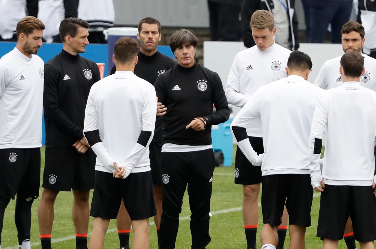 Joaquim Low decidió empezar a trabajar un cambio generacional en la Copa Confederaciones y para ello llevó una nómina en la que apenas estuvieron dos de los jugadores campeones del mundo en Brasil-2014, sin duda una rotación de pies a cabeza.