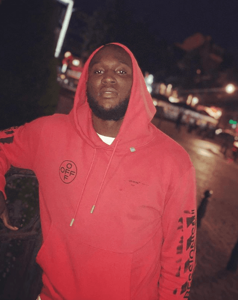 En el día libre que dio la selección de Bélgica, Romelu Lukaku decidió salir a pasear por Bruselas en la noche.