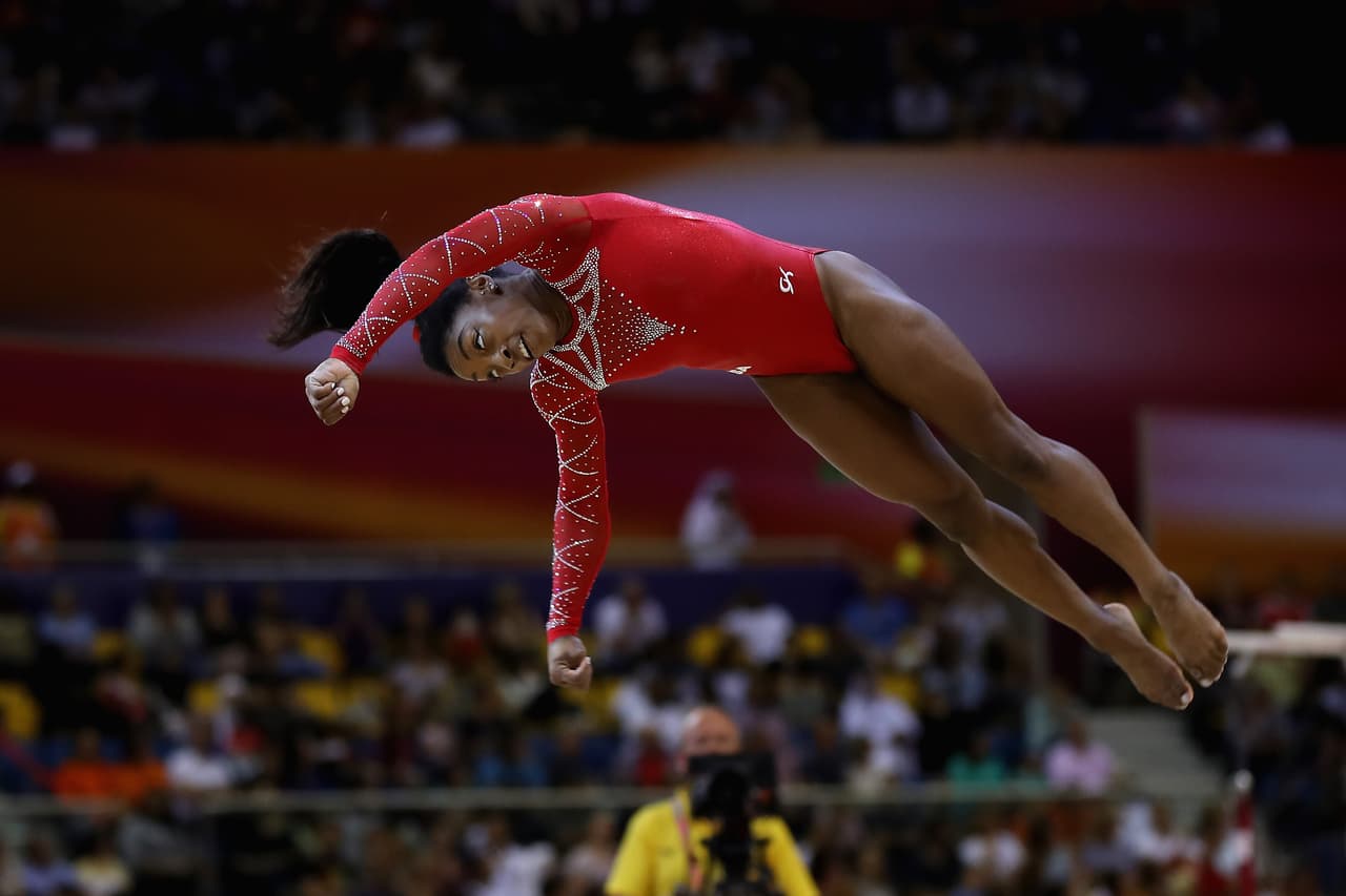 8. Simone Biles (gimnasta): campeona olímpica y mundial en gimnasia, esta estadounidense es muy popular en redes.