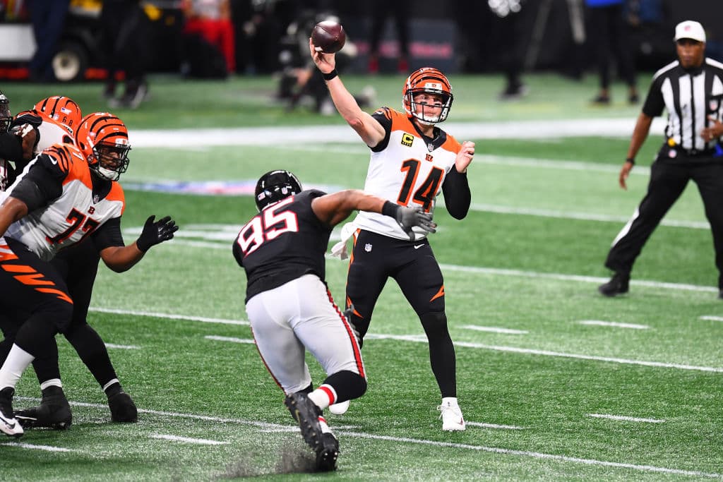 Andy Dalton amasó 337 yardas gracias a completar 29 de 41 pases para tres touchdowns y una intercepción pero lleva a Cincinnati a marca de 3-1.