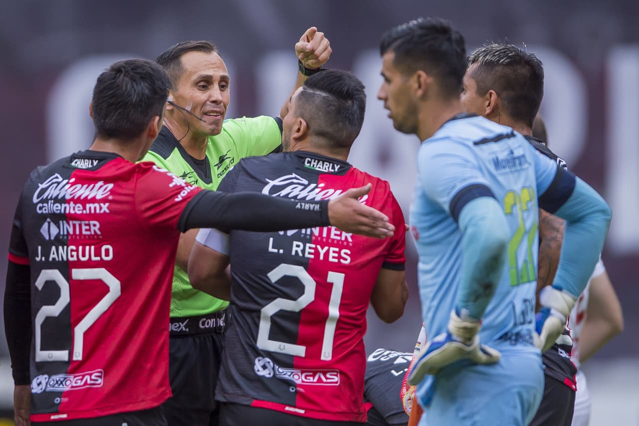 Roban joyas y dinero a jugadores de Atlas, en León