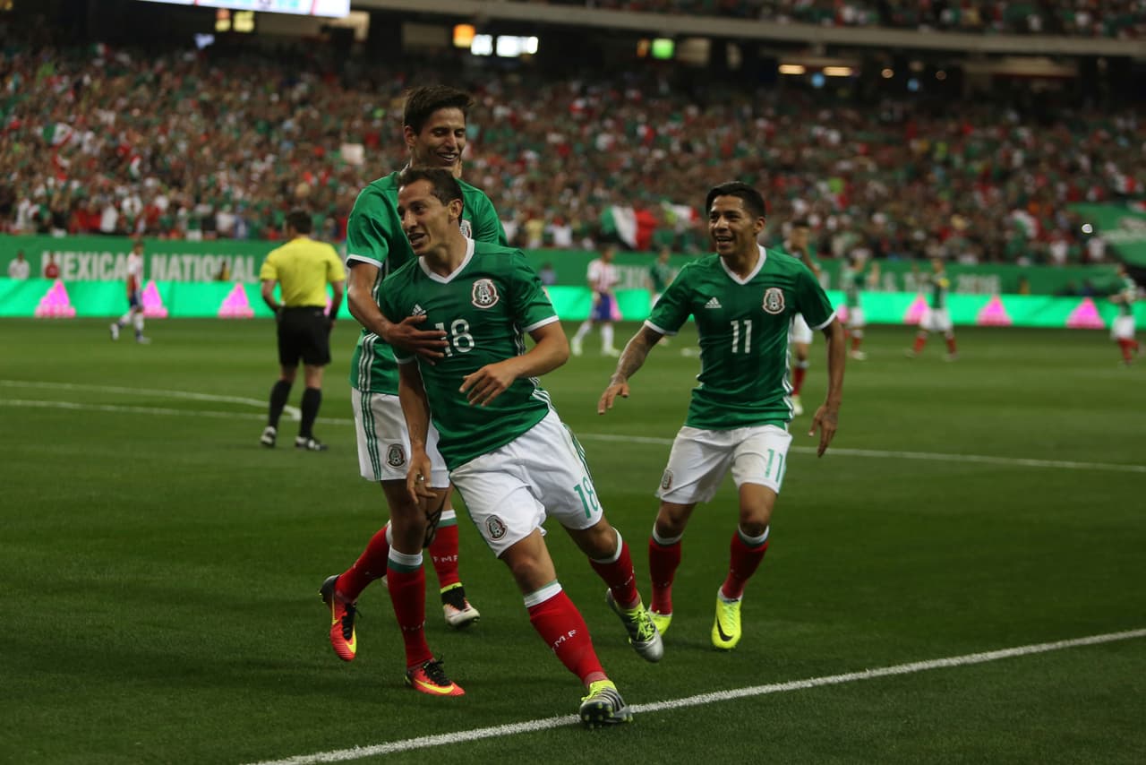 Cuatro días después recibió en el Azteca a los canadienses y les volvió a ganar, esta vez por 2-0 con goles de Andrés Guardado y Jesús Corona.