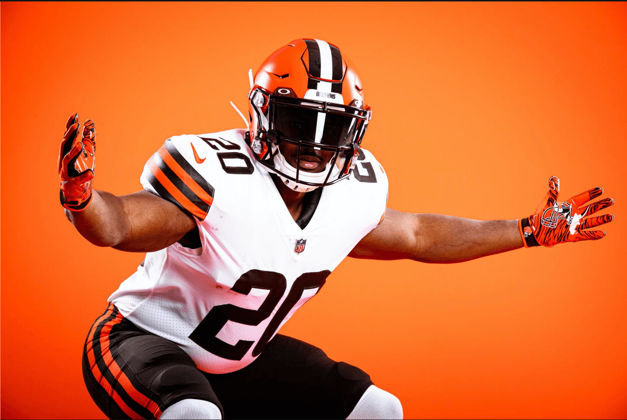 Así luce la nueva imagen de los Browns, con algunos ajustes en las combinaciones y cambio de tipografía de los números.