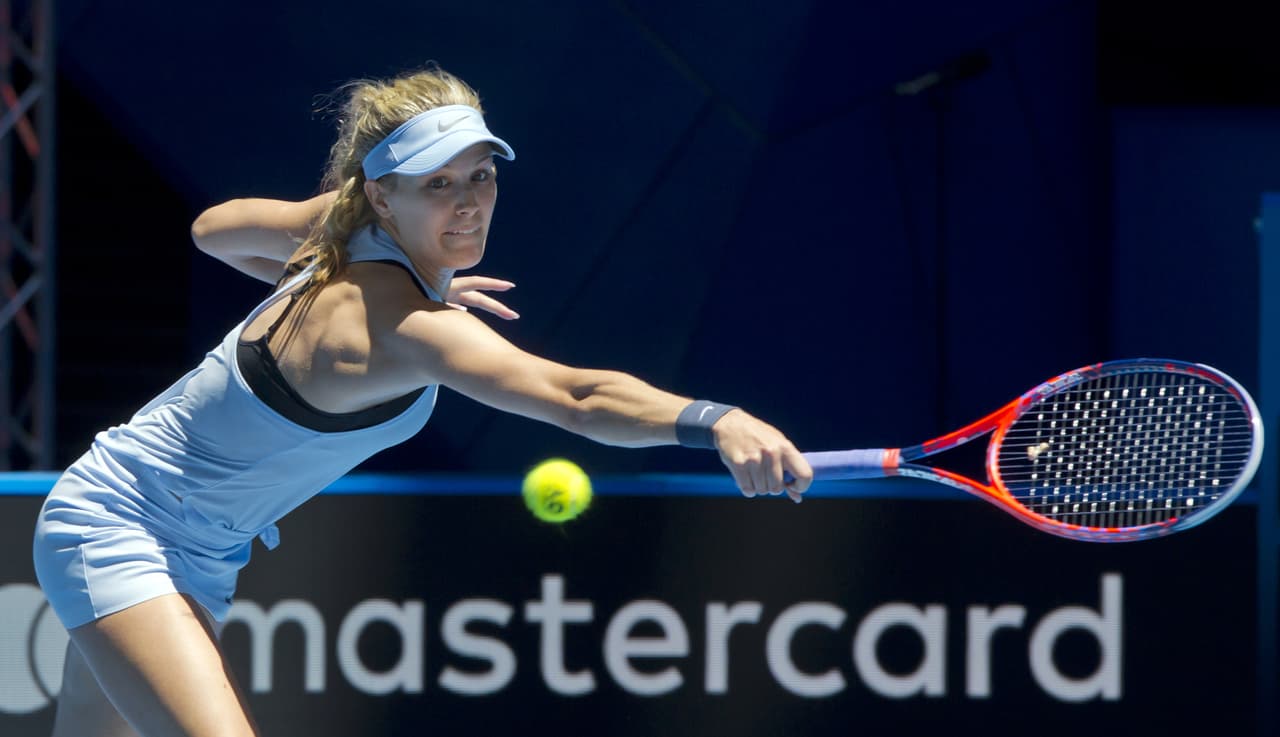 La canadiense Eugenie Bouchard es una de las tenistas más bellas del alto nivel en Miami Open. Ante la dificultad de sus rivales y para no perdersela en acción es mejor verla desde el primer juego.