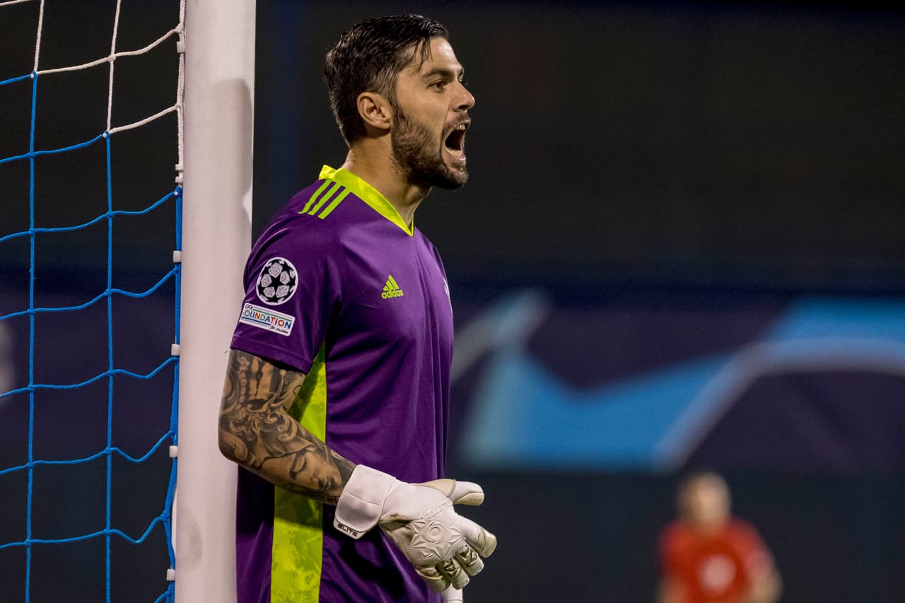 Sheriff y Dinamo Zagreb empatan a cero el partido de vuelta durante las Eliminatorias de la UEFA Champions League, pero por marcador global favoreciendo a los de Moldavia, logran hacer historia al ser el primer club de ese país que entra a la fase de grupos de la justa deportiva más importante de Europa.