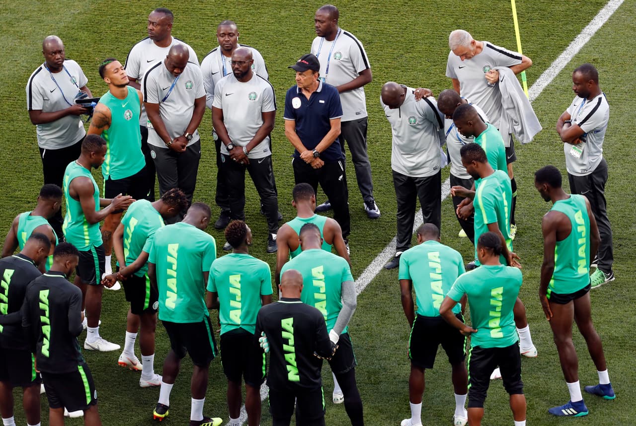 Sin embargo una ventaja puede ser que los islandeses conocen poco de ellos y de su estilo de juego, lo cual les permite presentase como una incógnita que desconcierte a los vikingos.