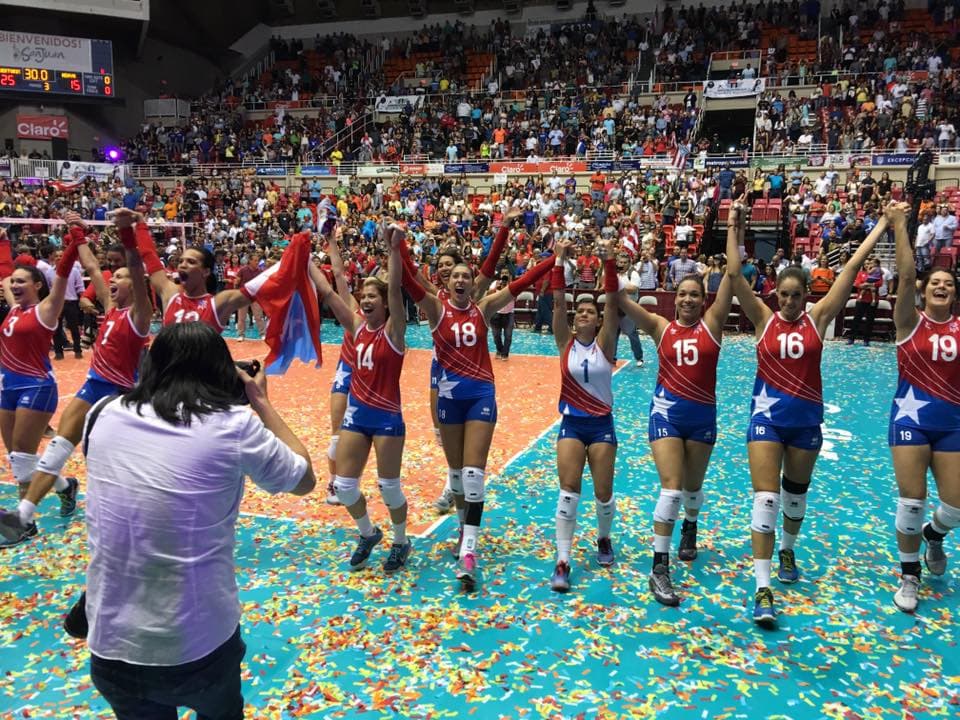 Las boricuas lograron vencer a Kenia en sets consecutivos de 25-8, 25-23 y 25-15. Es la primera vez que voleibol en cancha -ya sea masculino o femenino - que Puerto Rico avanza a unos Juegos Olímpicos. Las boricuas lograron obtener el último pase a Rio.