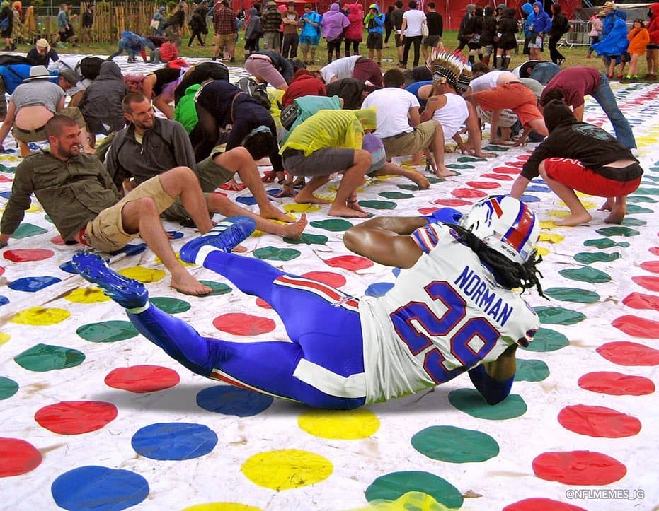 Los memes también ‘despacharon’ a Josh Norman | Las burlas en internet hicieron lo suyo luego de que el corredor de los Titans quitara de se camino al cornerback de los Buffalo Bills.