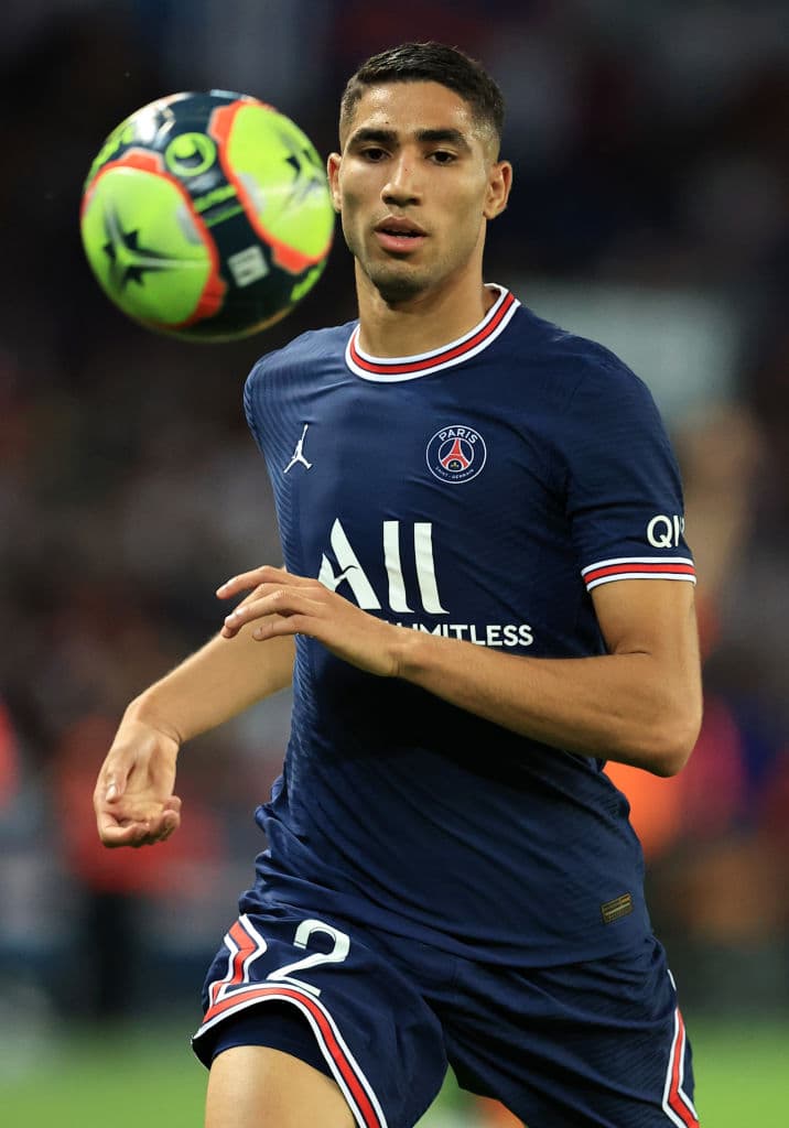 Achraf Hakimi fue el fichaje más caro del PSG en esta ventana de cambios, los parisinos le tuvieron que pagar al Borussia Dortmund 60 millones de euros para poder incorprar al marroquí en sus filas.