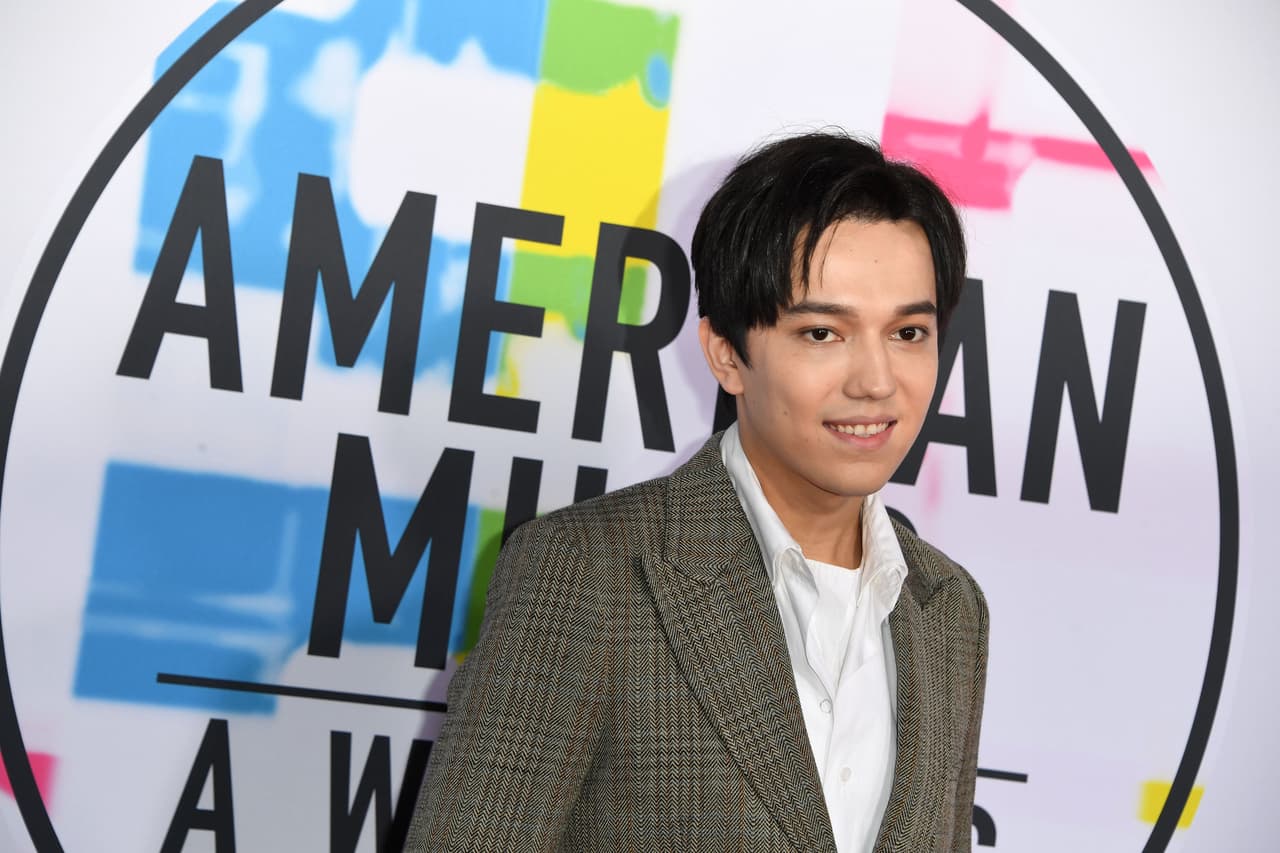 ¿Quién cantó el Himno Nacional de Kazajistán?