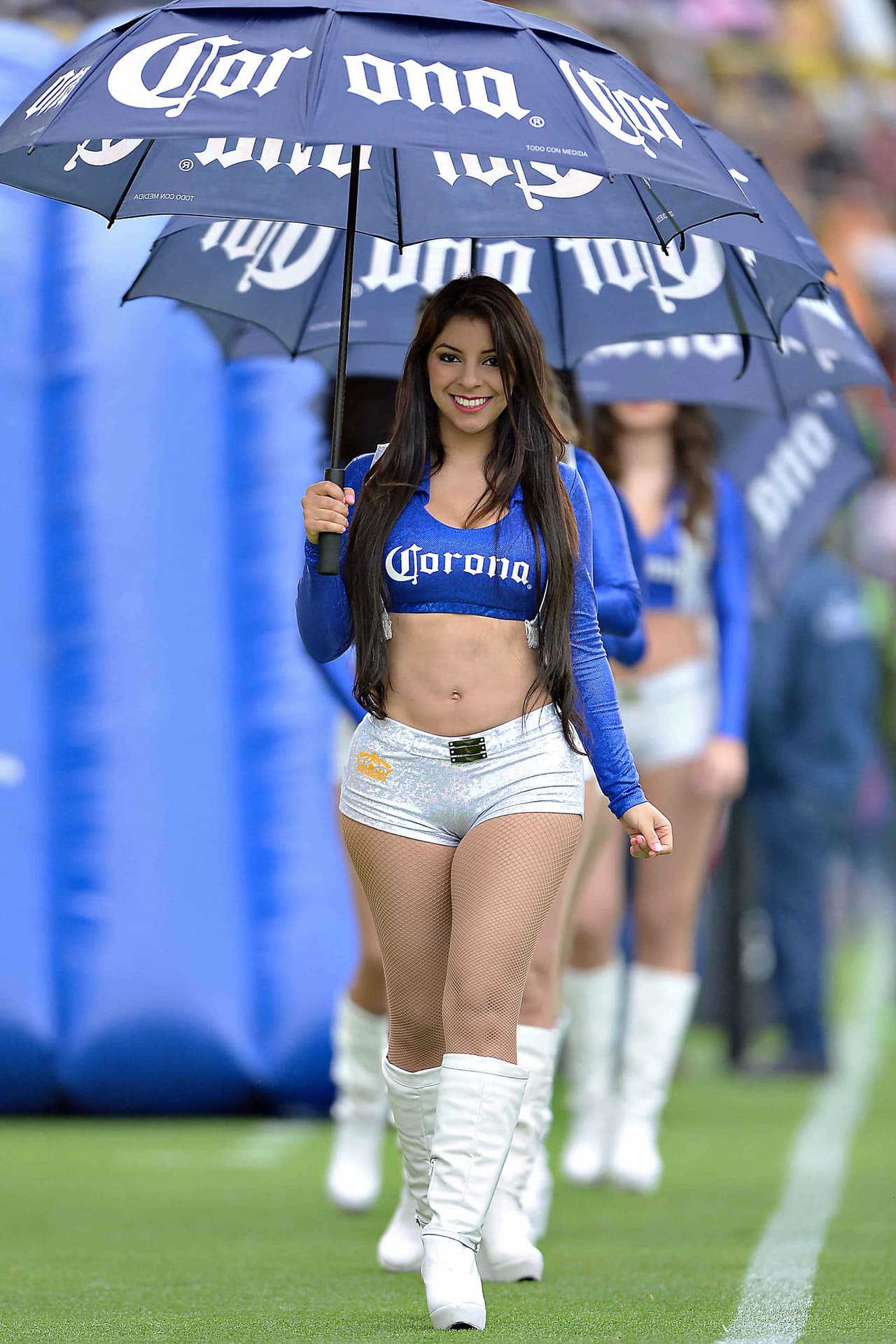 La belleza de las porristas en la fecha 11