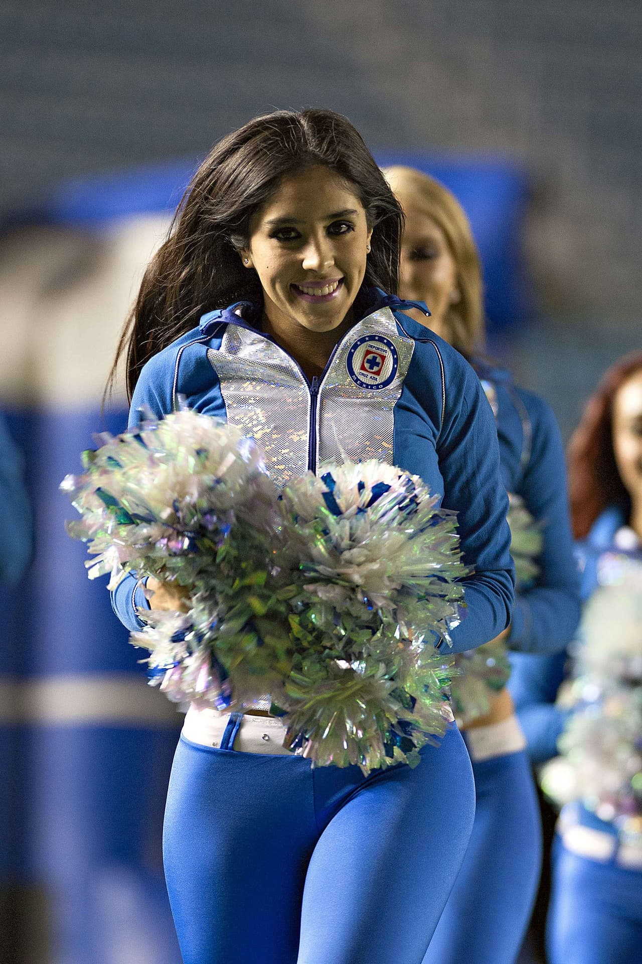 La belleza de las porristas en la fecha 11