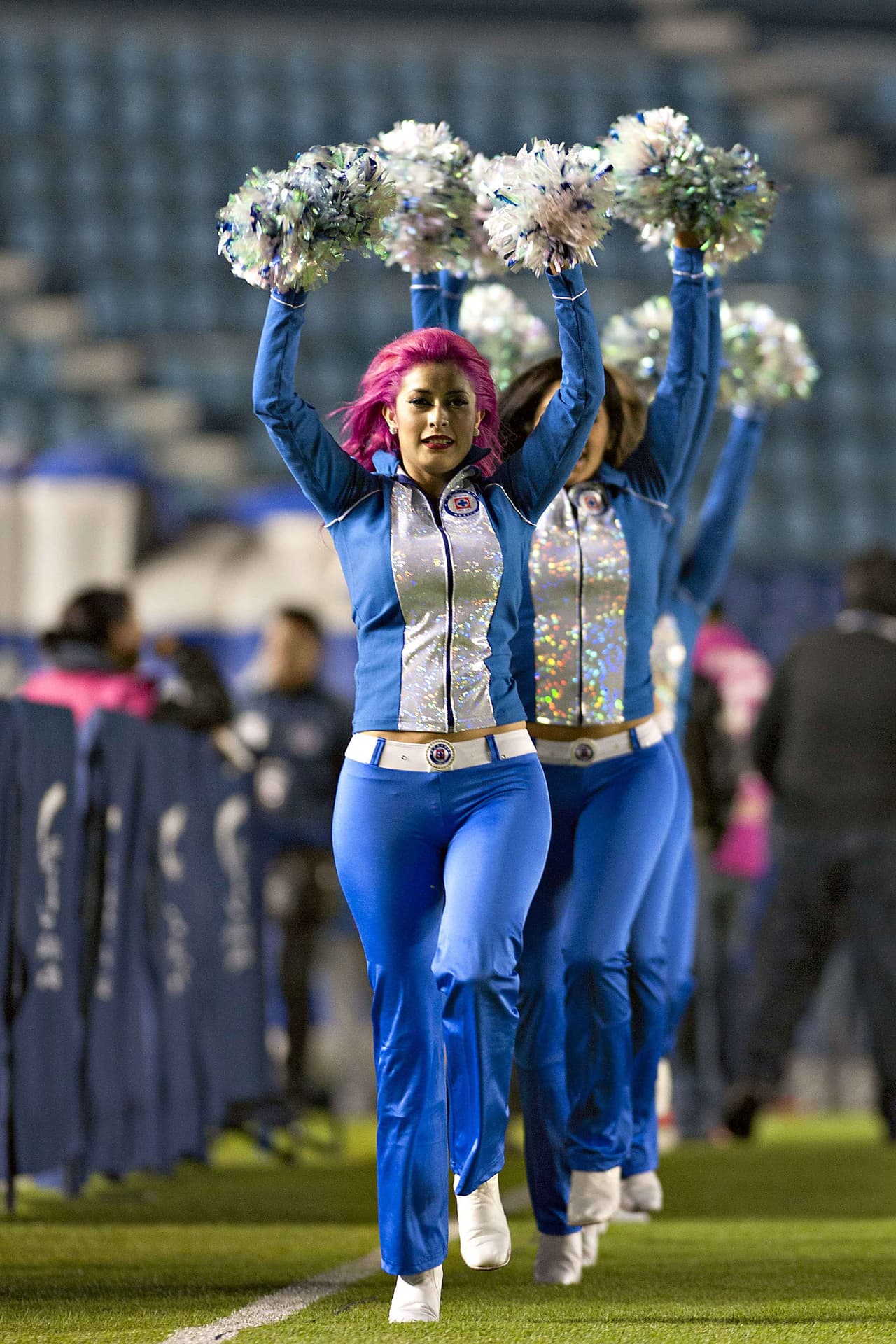 La belleza de las porristas en la fecha 11