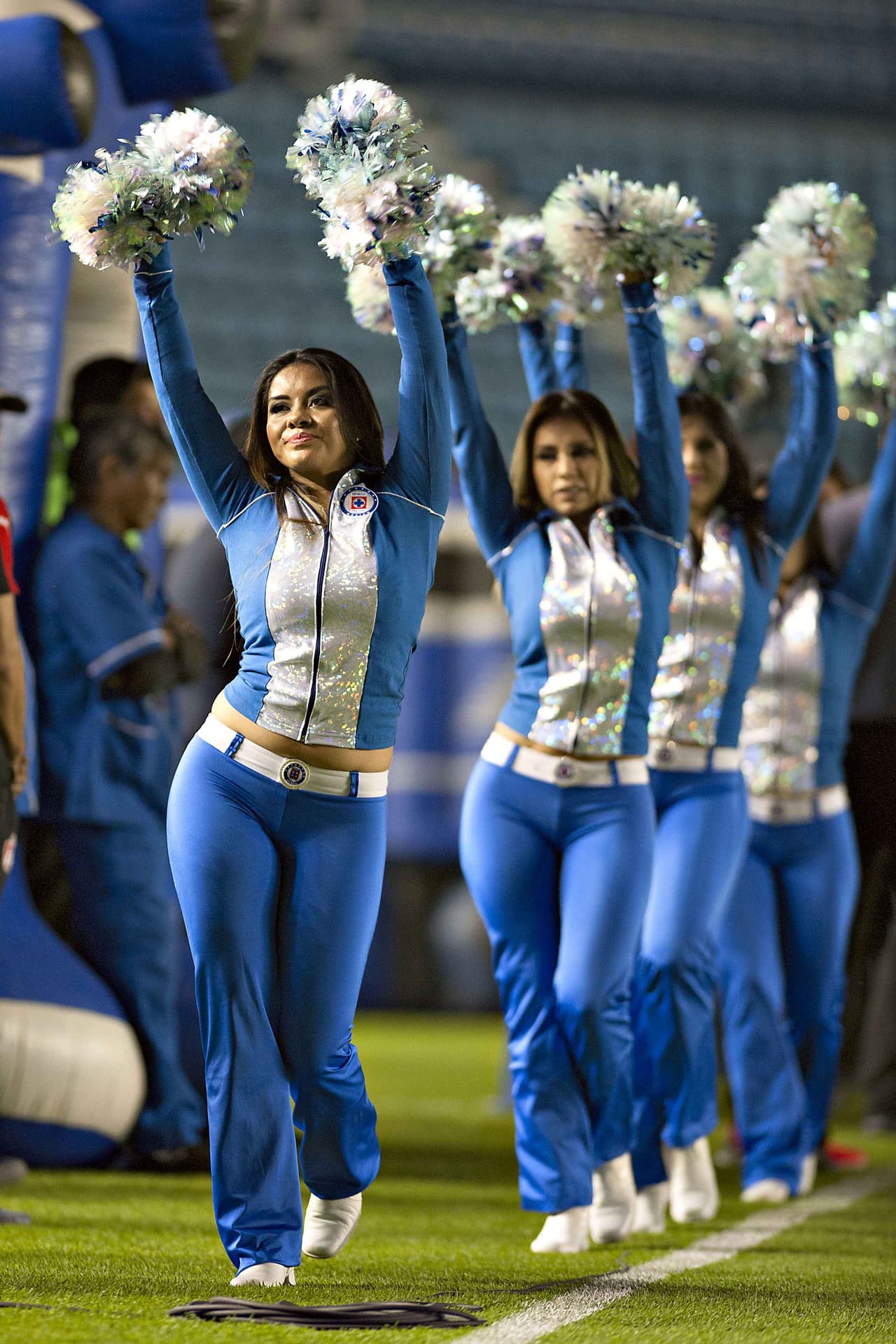 La belleza de las porristas en la fecha 11