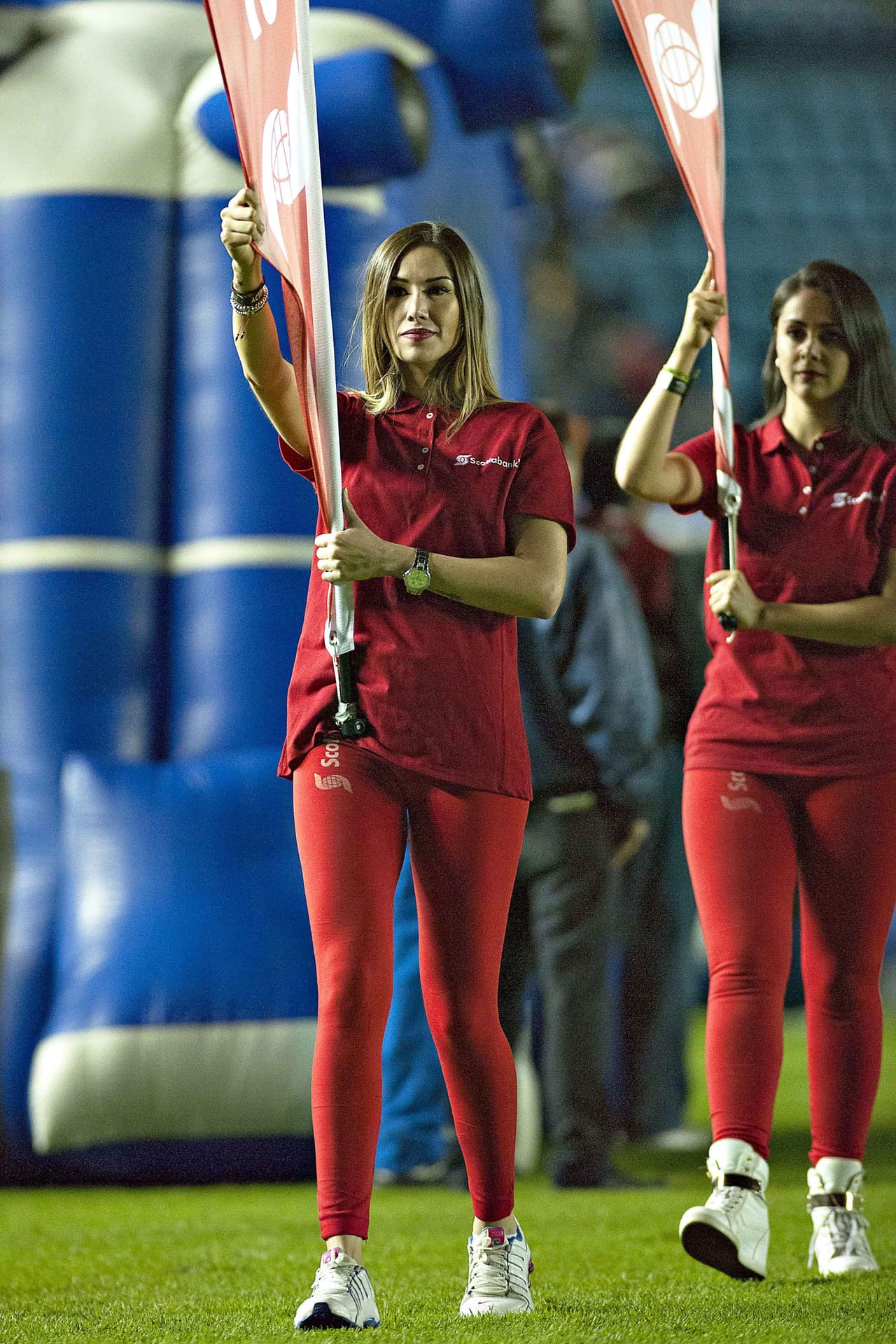 La belleza de las porristas en la fecha 11
