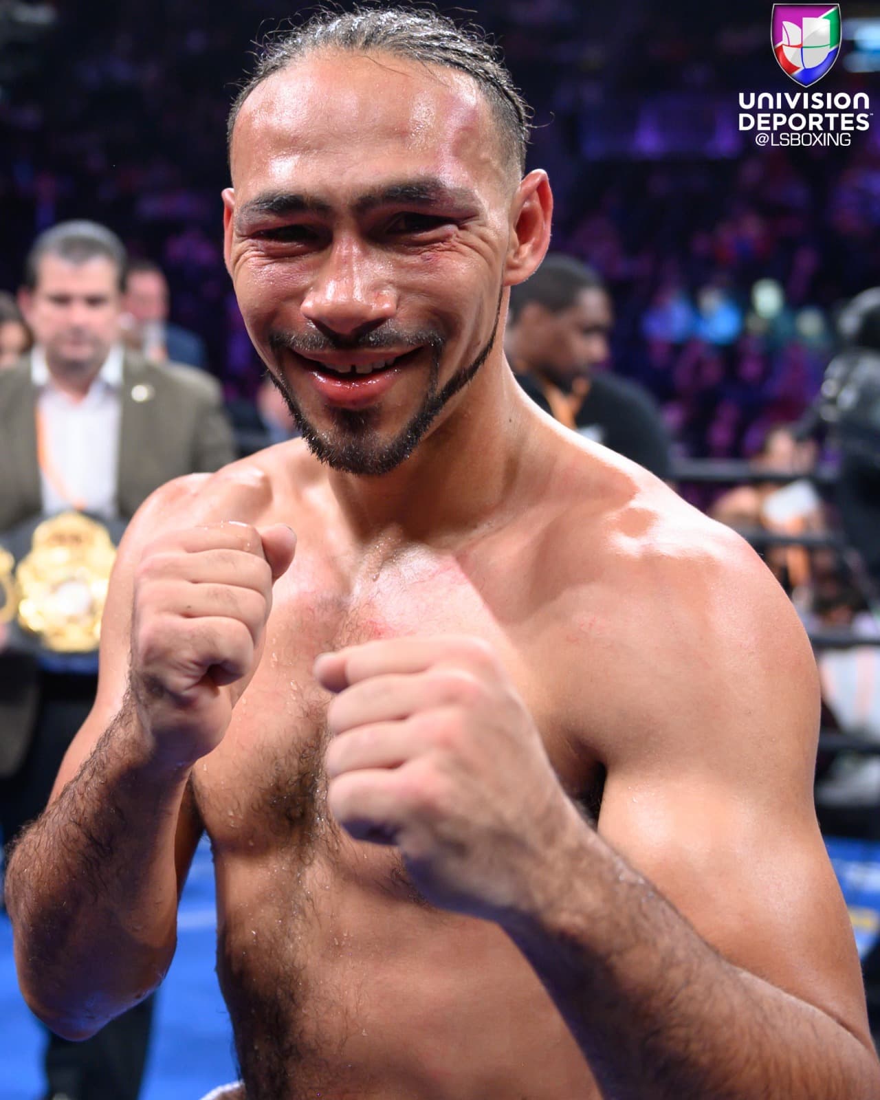 Keith 'One Time' Thurman retuvo su supercampeonato wélter de la AMB tras derrotar por decisión mayoritaria a 'Josesito' López en una dura pelea de regreso para el monarca.