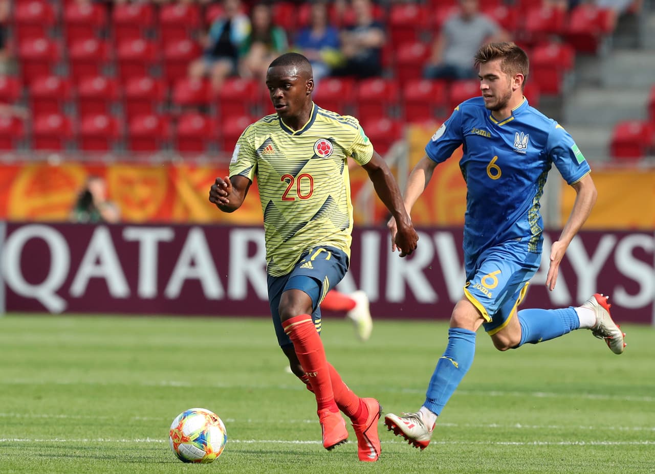 Uno de los cambios de Colombia fue el ingreso de Johan Carbonero, quien le cambió la cara al equipo. Sin embargo, en los minutos finales se fue expulsado en una decisión muy rigurosa del árbitrno.