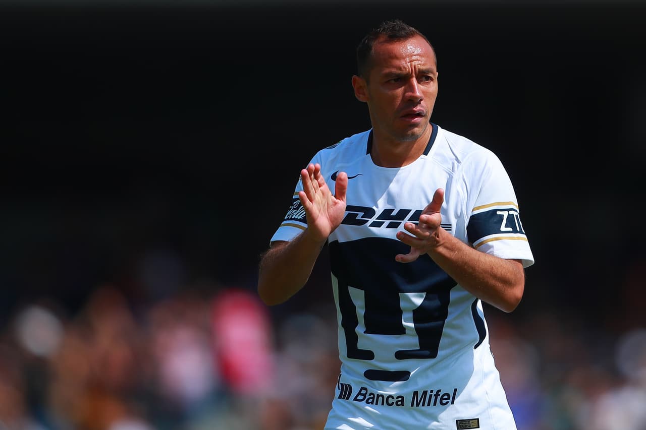 En Pumas tuvo un paso fugaz sin trascender con la casaca auriazul y el tema actual lo considera como una conspiración.