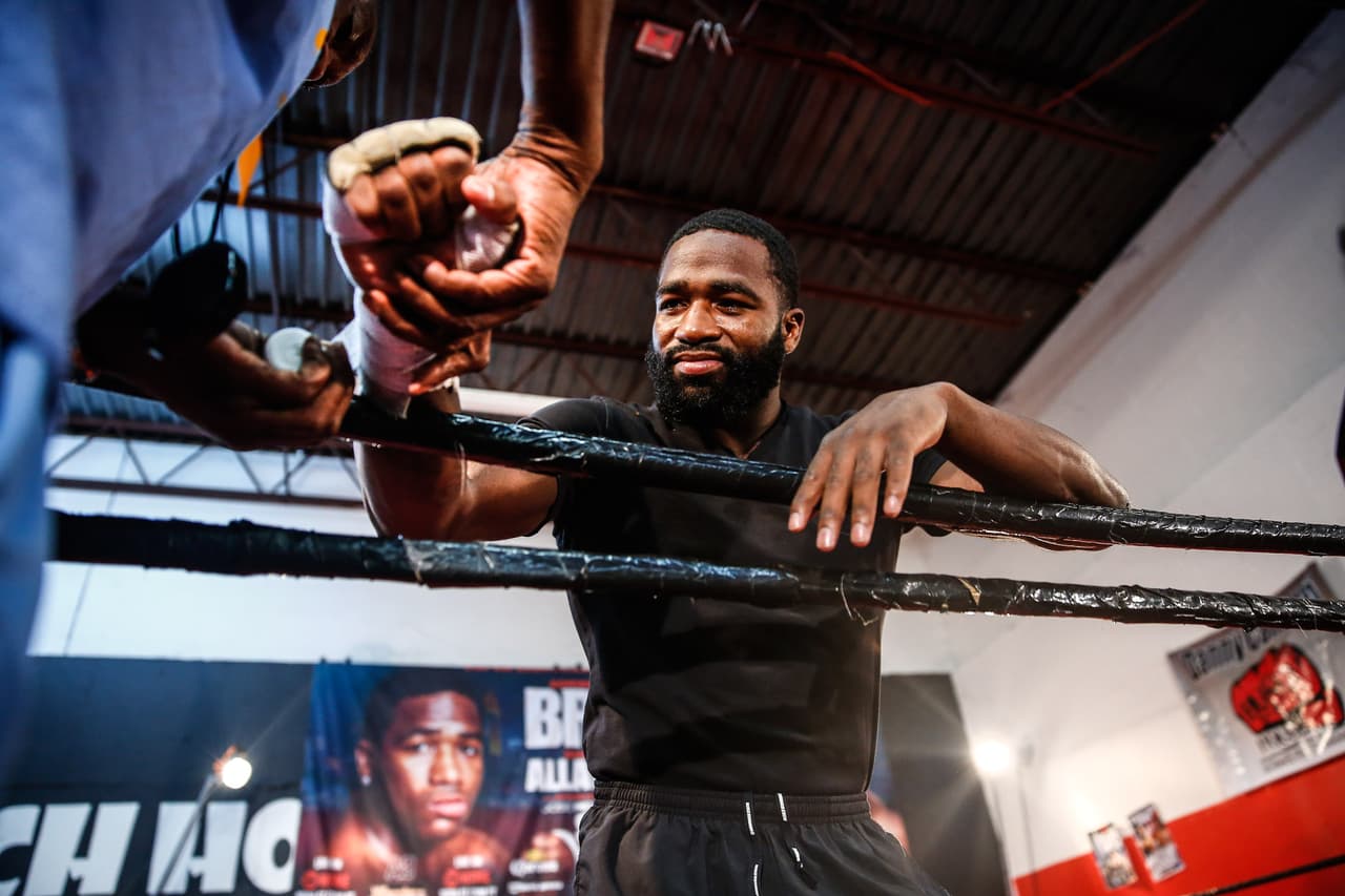 Adrien Broner, Khabib Allakhverdiev, José Pedraza y Edner Cherry enseñaron armas en entrenamiento público antes de sus peleas del próximo 3 de octubre.