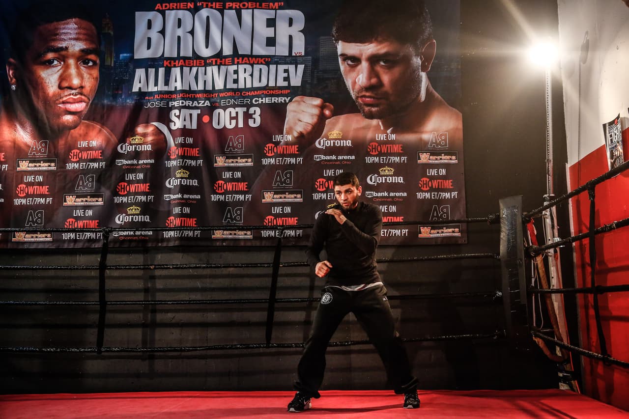 Adrien Broner, Khabib Allakhverdiev, José Pedraza y Edner Cherry enseñaron armas en entrenamiento público antes de sus peleas del próximo 3 de octubre.