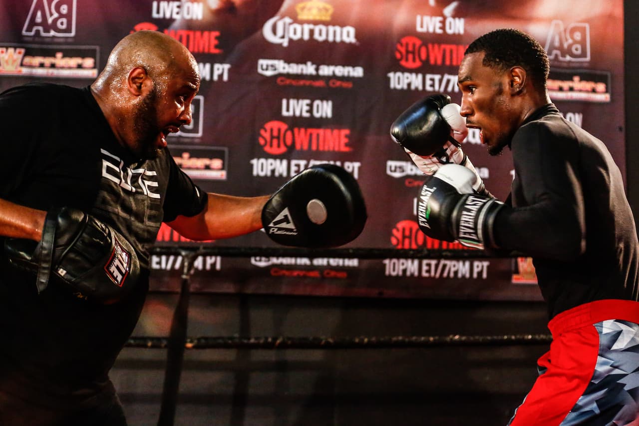 Adrien Broner, Khabib Allakhverdiev, José Pedraza y Edner Cherry enseñaron armas en entrenamiento público antes de sus peleas del próximo 3 de octubre.