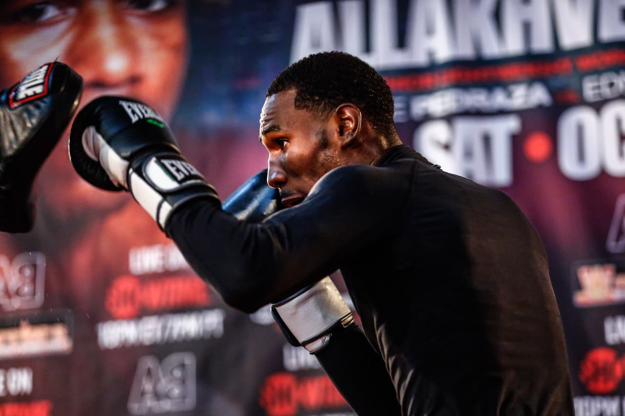 Adrien Broner, Khabib Allakhverdiev, José Pedraza y Edner Cherry enseñaron armas en entrenamiento público antes de sus peleas del próximo 3 de octubre.