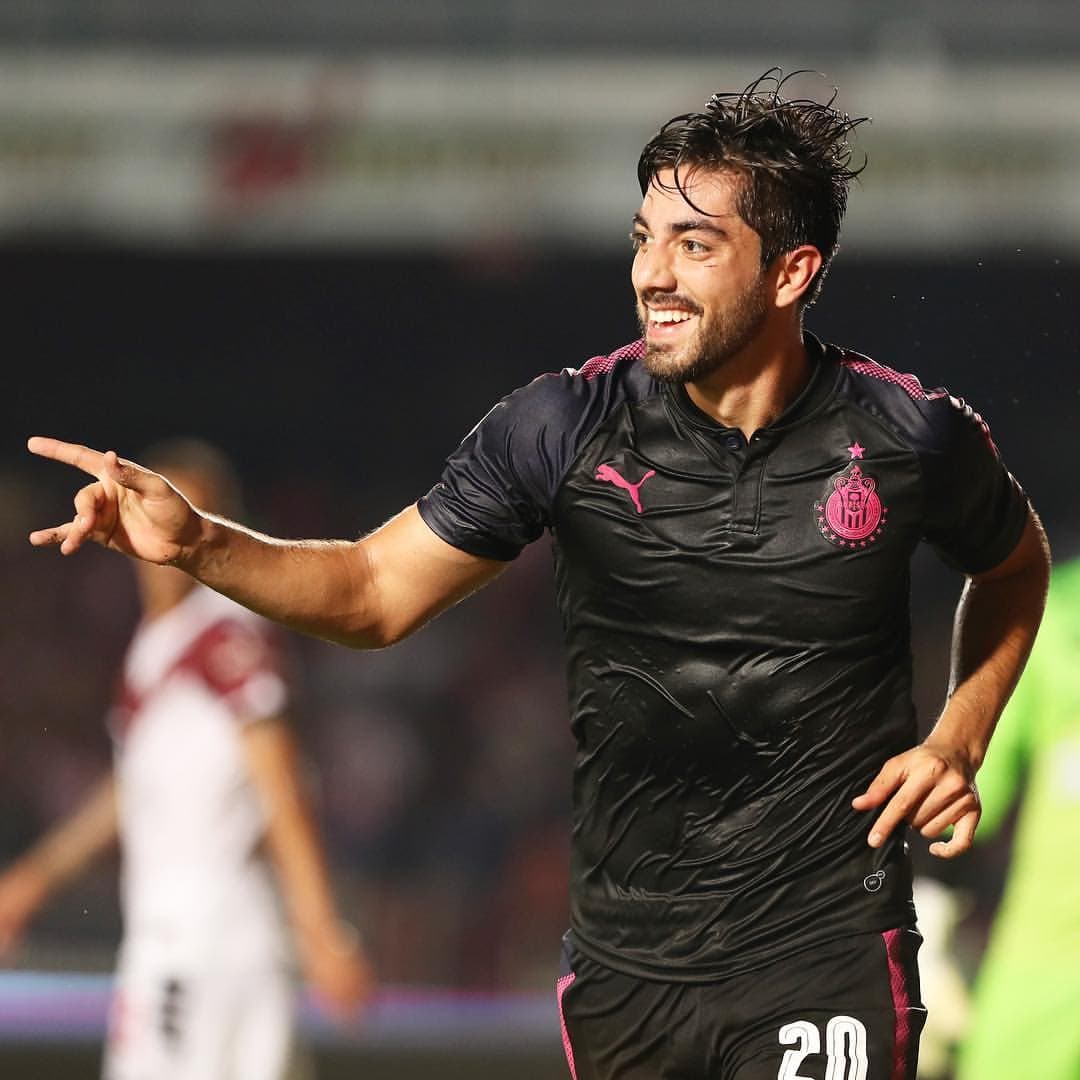 Se acuerda del fútbol y deja el sótano, Chivas vence 3-2 a Veracruz en el Puerto