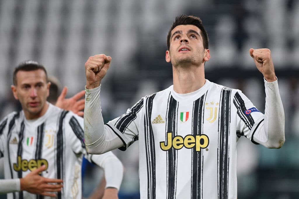 La Juventus golea al Dinamo de Kiev 3-0. Con goles de Federico Chiesa, Cristiano Ronaldo y Álvaro Morata. La árbitro Stéphanie Frappart se convierte en la primera mujer en pitar un partido de la Champions League.