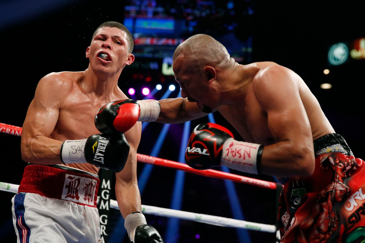 Orlando Salido y Rocky Martinez se enfrentaron en dos ocasiones en el 2015, las dos batallas fueron memorables. Mexicano y puertorriqueño chocaron primero el 11 de marzo en Puerto Rico, Salido visitó la lona en el tercer y quinto rollo, pero sacó fuerzas de flaqueza y logró por momentos emparejar la contienda, al final el local se llevó la victoria por decisión unánime.