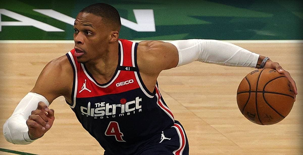 Westbrook empata marca de triples dobles de Oscar Robertson