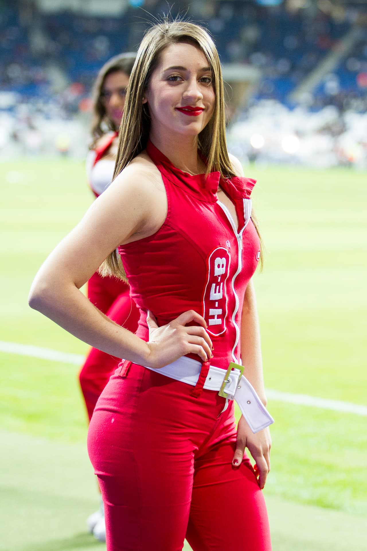 La belleza de las porristas en la fecha 1