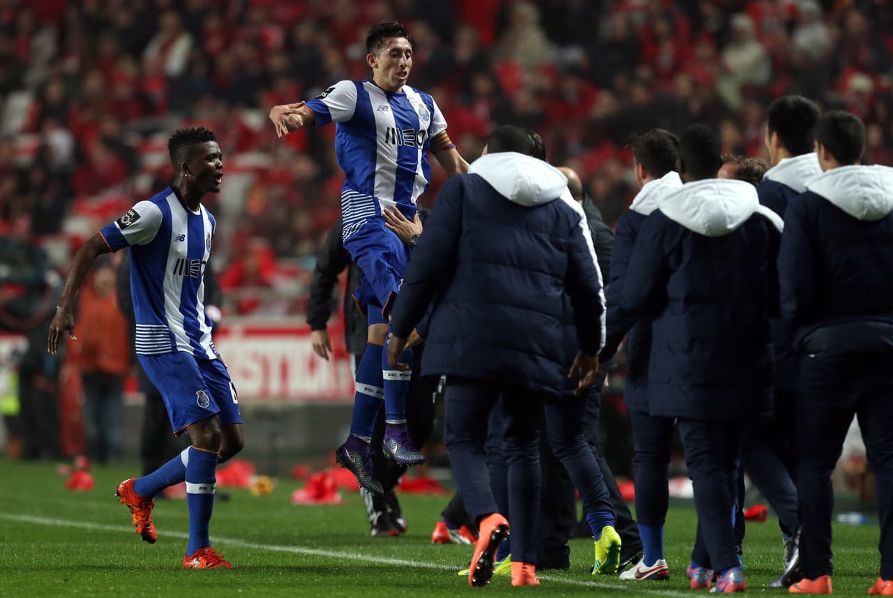 Su primera anotación ante las Águilas fue el 12 de febrero de 2016 en un partido que finalizó con triunfo para el Porto por 2-1. El primer gol de la visita fue del mexicano.