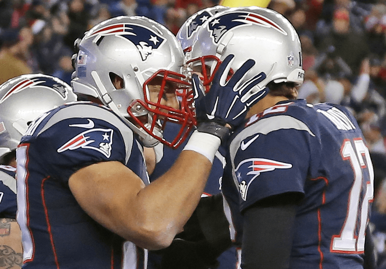 Gronkowski dio pistas a Tom Brady de su regreso a la NFL