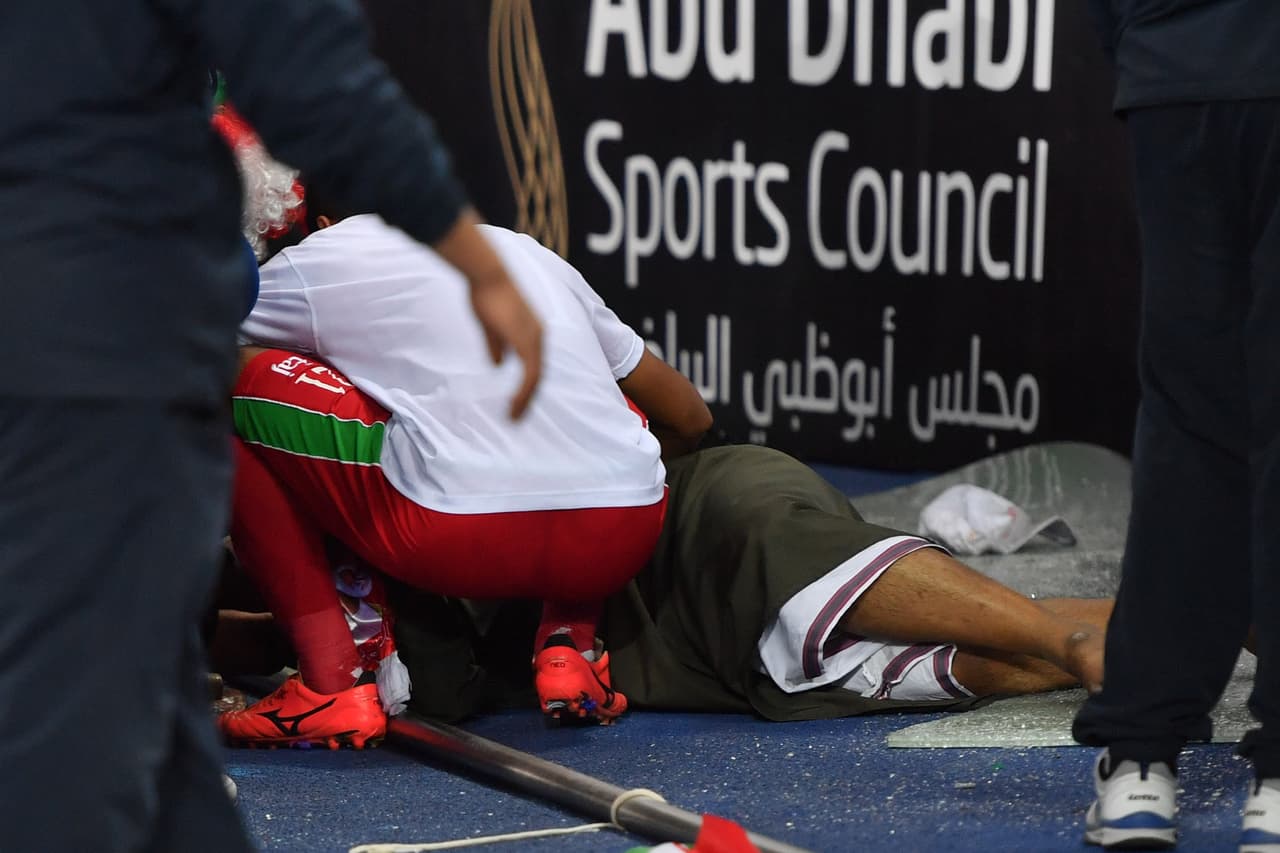 La Federación Kuwaití de Fútbol informó que las 40 personas resultaron con heridas menores y algunas se encuentran hospitalizadas.