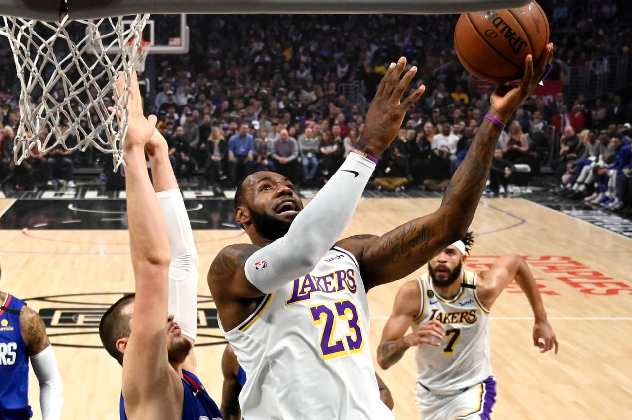 Los Angeles Lakers 112- 103 Los Angeles Clippers