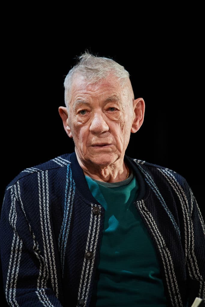 De acuerdo con TheOneRing.net, en la serie podremos ver a tres importantes personajes como lo son, Galadriel, Sauron y Elrond.
<br>