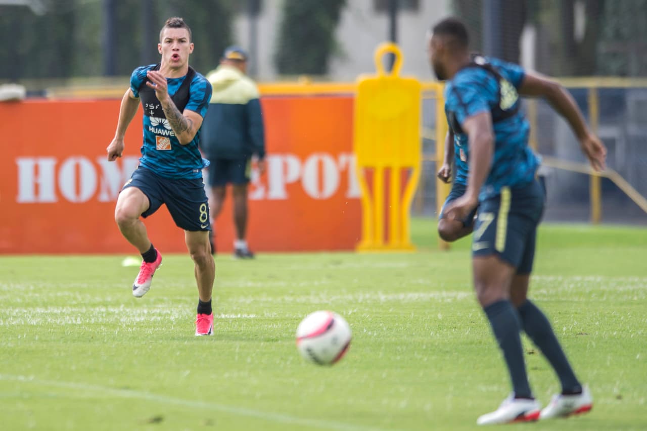 Mientras a otros equipos llegan nuevos jugadores, en América recuperan a jugadores como Uribe, que de nuevo se pone en ritmo de competencia.