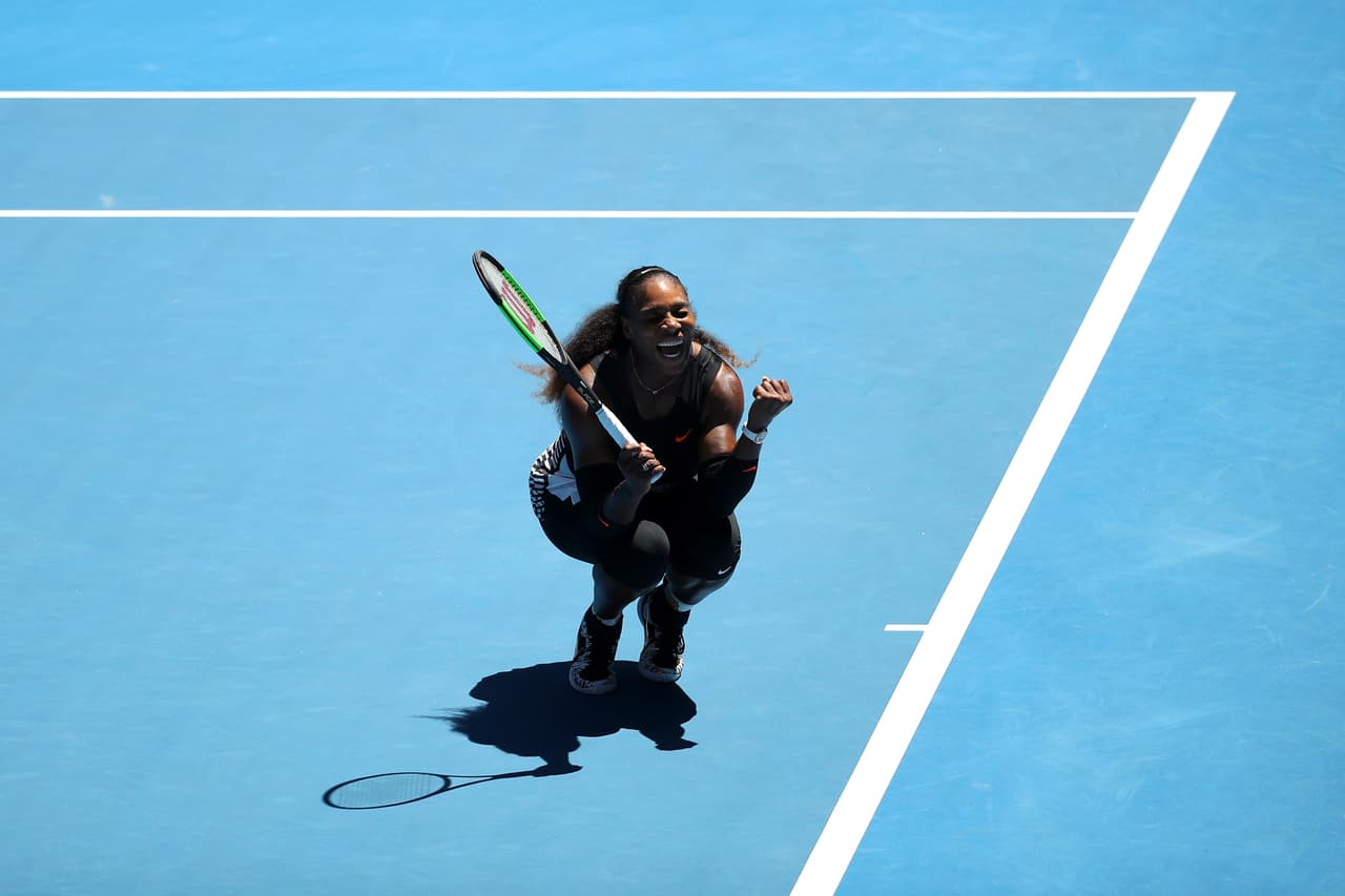 La estadounidense Serena Williams se impuso a la británica Johanna Konta, por 6-2 y 6-3 en 75 minutos para lograr las semifinales de Australia, la número 34 de su carrera en el Grand Slam y la décima consecutiva en estos grandes.