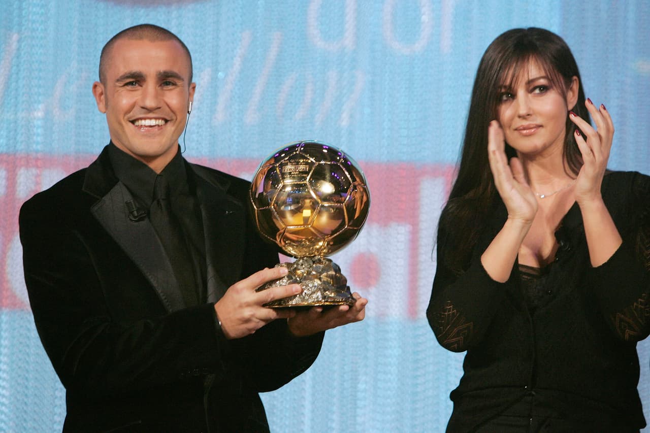 Fabio Cannavaro fue el gran líder de Italia cuando fue campeona del mundo en 2006. Eso le permitió llevarse el Balón de Oro sobre otros talentos, a pesar de ser defensa.