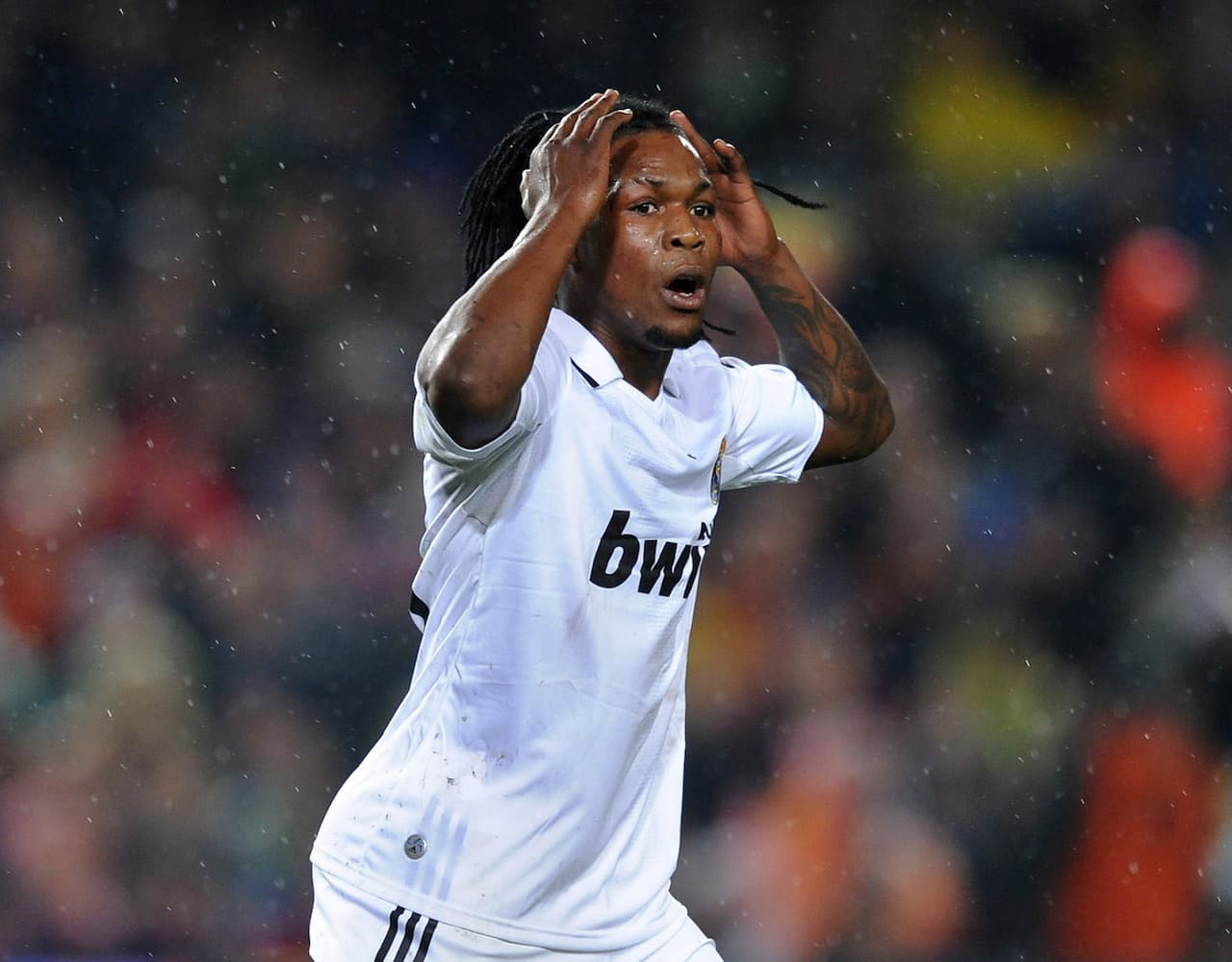 <b>Royston Drenthe (Holanda) - </b>Después de brillar en el fútbol de su país con el Feyenoord, el Real Madrid apostó por él pero no pudo conseguir un lugar. Salió en préstamo al Hércules y el Everton para luego dar tumbos en Rusia, Inglaterra, Turquía y los Emiratos Árabes sin ser el extremo que había dado de qué hablar al mundo.