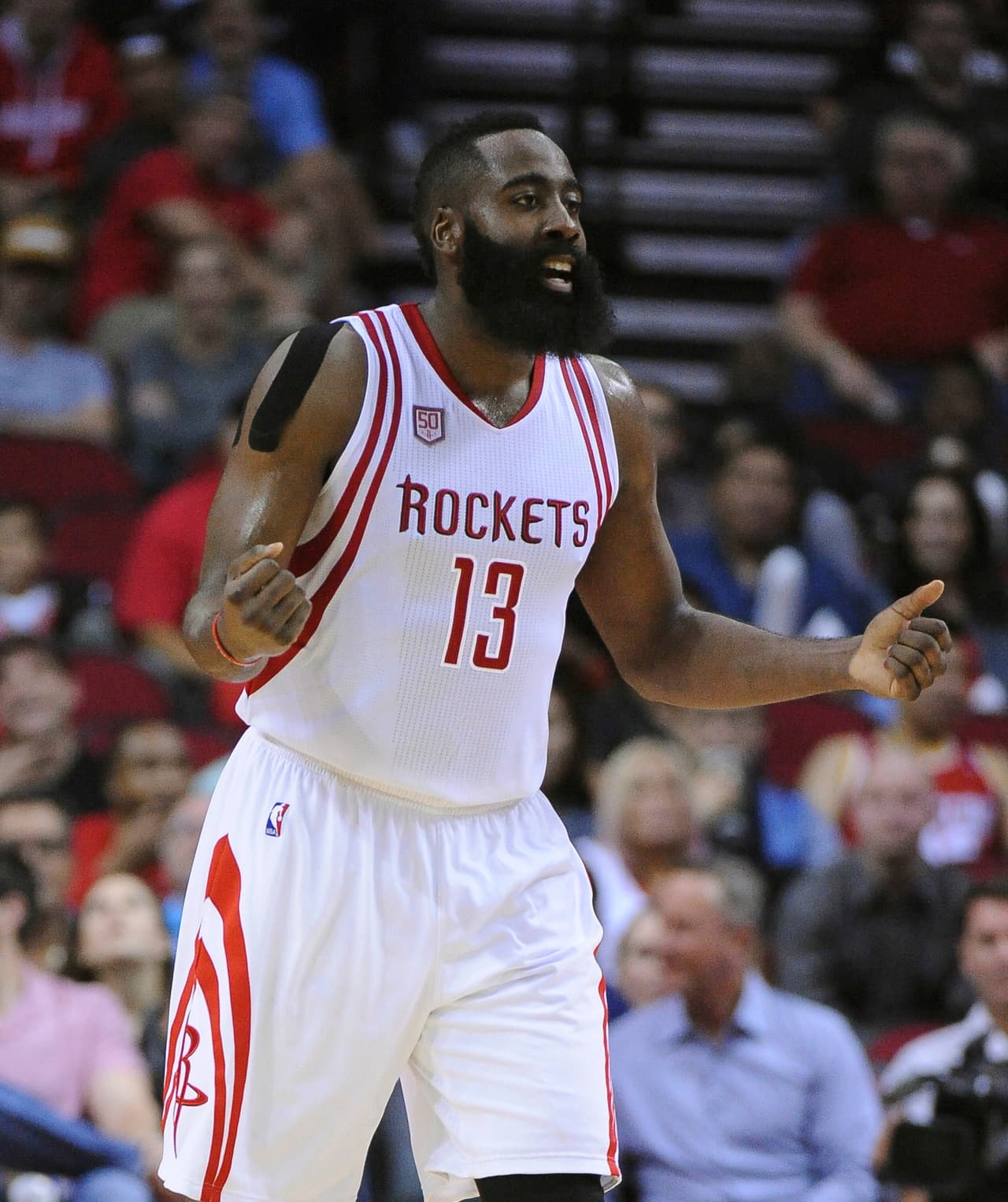 El jugador además es líder en su equipo en rebotes, con 8 por partido.