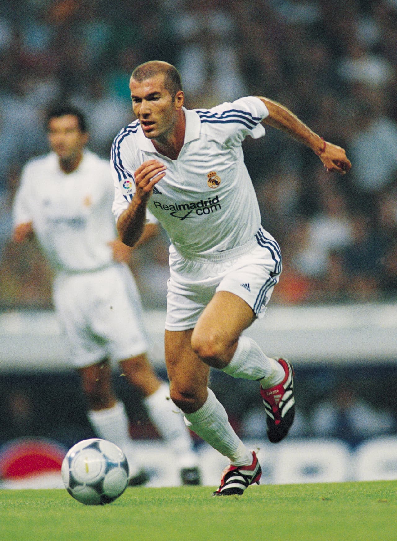 Zidane llegó a Madrid un verano después que Luis Figo y un verano antes que Ronaldo Nazario: eran los 'Galácticos'.