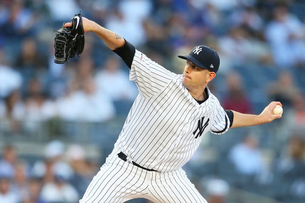 Paxton (3-3) siguió sin triunfo en tres aperturas desde que ingresó en la lista de los lesionados por una inflamación de la rodilla izquierda. Permitió seis carreras, su mayor cifra de la campaña, además de siete imparables en dos innings y dos tercios, durante los que regaló un par de boletos.