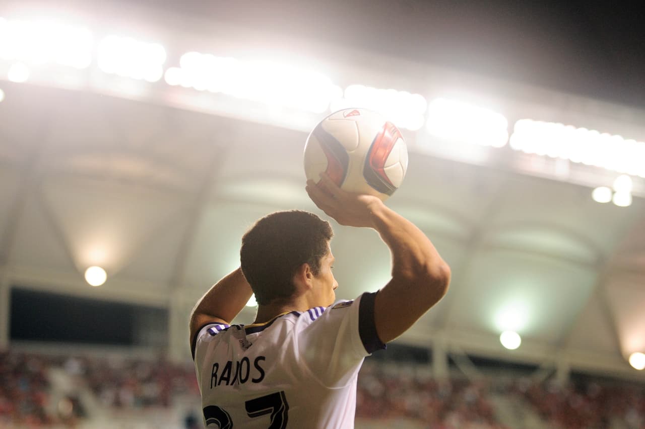 Las manos arriba en el Rio Tinto Stadium.