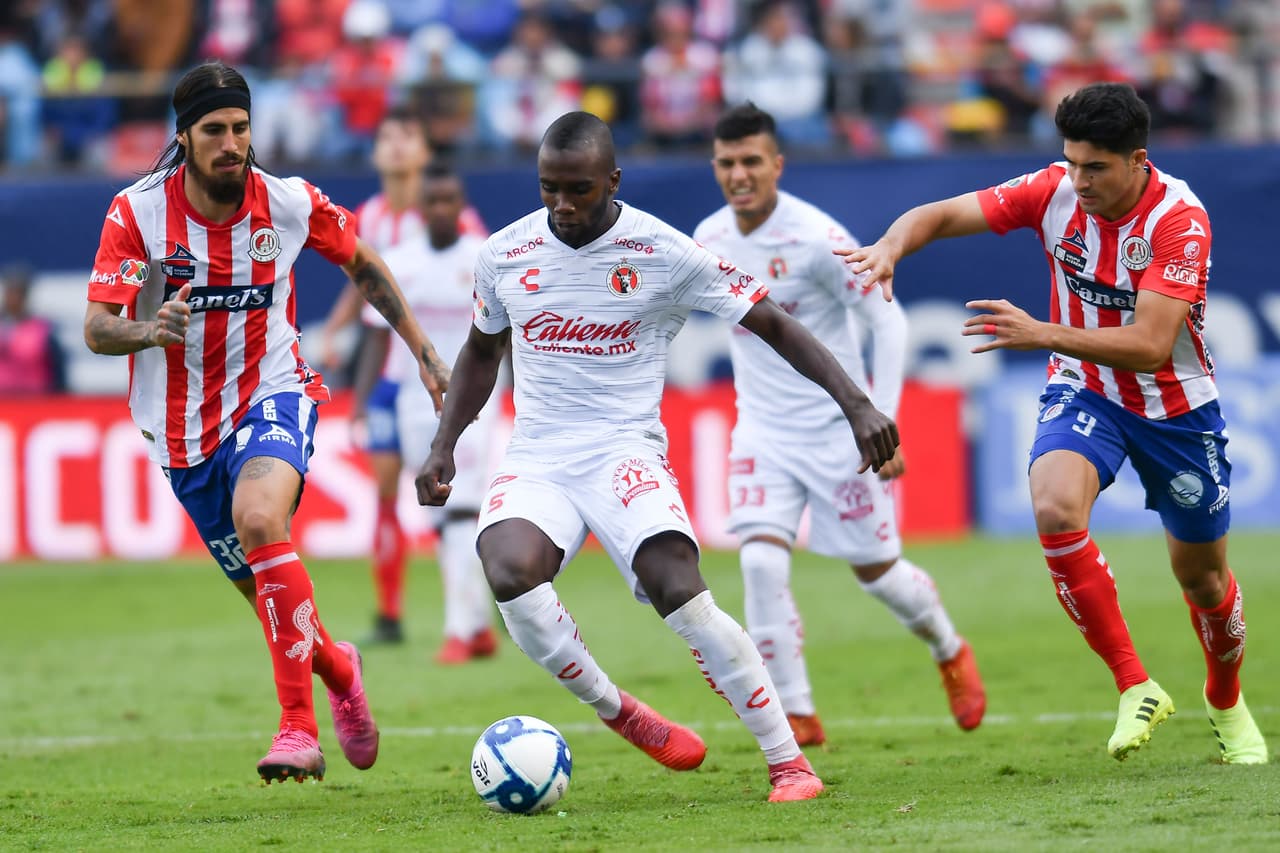 Mientras tanto, los comandados por Oscar Pareja alcanzan las 17 unidades y están empatados con Atlas, Pumas y Tigres, pero la diferencia de goles los tiene por debajo.
